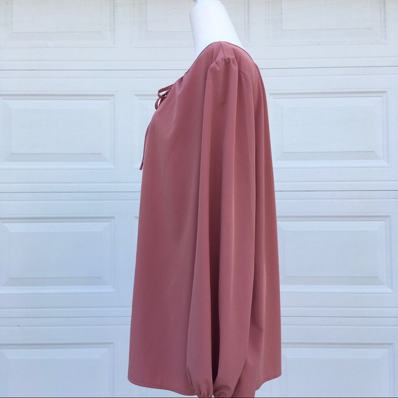 ✨ Denim & Co. Blouse ✨ - Picture 2 of 8